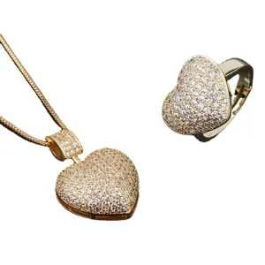 Chique hartvormige hanger ketting en ring sieradenset met zirkonia stenen voor dames.