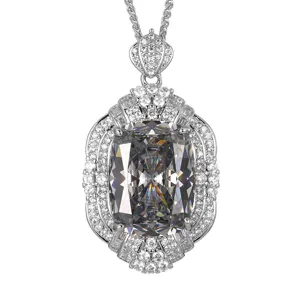 Collier pendentif vintage argenté élégant avec grand cristal gris foncé et strass scintillants.