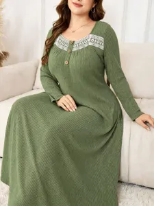 Plus Size Langarm Gestricktes Kleid Damen Herbst Winter Quadratischer Ausschnitt Spitzen Patchwork Lässiges Loses Maxikleid
