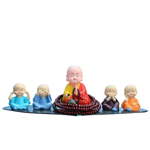Ornamento per auto set di statuette di monaco zen solare carina decorazione cruscotto.