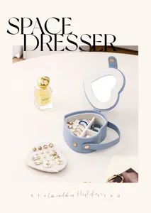 Heart-shaped PU leather jewelry box portable travel storage case for earrings rings gifts.