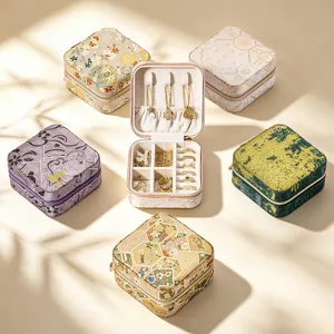 Mini Portable Chinese Style Jacquard Jewelry Box Vintage Floral Travel Jewelry Organizer For Rings Earrings Necklaces