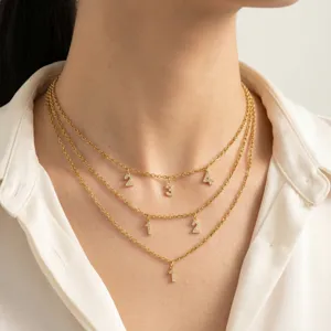 Collar de cadena dorada multicapa con dijes de números de circón para mujer moda.