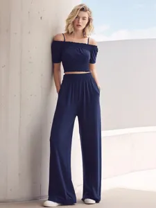 Women's Casual Off Shoulder Short Sleeve Top And Straight Leg Pants Set Solid Color Pleated Two Piece Outfit