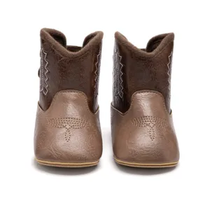 Bottines de cowboy pour bébé en cuir PU marron avec jolies broderies et doublure en peluche.