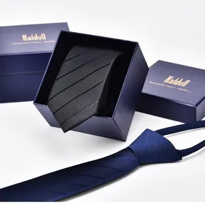Set regalo cravatta uomo a righe, cravatta elegante per affari e tempo libero.