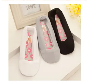 Women's ice silk shallow mouth invisible boat socks summer thin breathable non slip short socks detail view