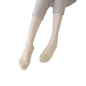 Women ice silk shallow invisible boat socks summer anti-slip short socks breathable.