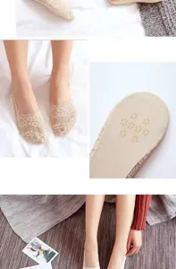 Lace invisible boat socks with anti-slip floral soles, ultra-thin summer low-cut socks for heels.