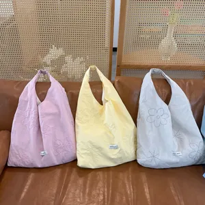 Lente zomer nylon shopper tas met zoete bloem borduurwerk schoudertas voor dames dagelijks
