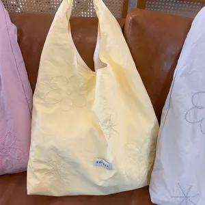 Lente zomer nieuwe nylon tas zoete bloemen borduursel schoudertas dames handtas stijlvol