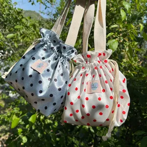Bolsos de mano elegantes de satén con lunares y cordón, bolsos bandolera casuales con correas.