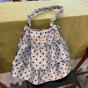 Bolso de hombro de satén con lunares para mujer, bonito diseño de volantes y cordón.