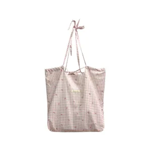 Borsa a tracolla rosa a quadri con fiocchi carini e lacci, shopper grande casual da donna.