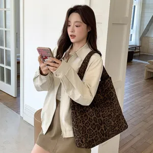 Woolen fabric leopard print tote bag stylish autumn shoulder bag for women trendy design