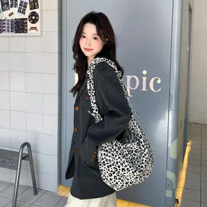 Modieuze crossbody tas van ribvelours met luipaardprint voor dames, ruime tas.