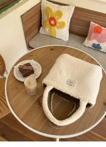 Herbst Winter süße flauschige Plüsch Tragetasche weiche Damen Handtasche in Cremeweiß.