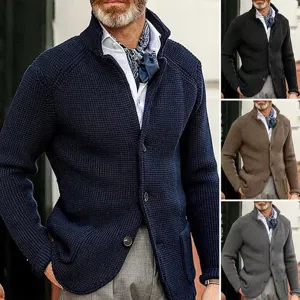 Herren verdickter Stehkragen Strickjacke Pullover mit Knöpfen für lässige Herbst und Winter Tage.