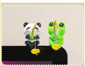 Simpatico rana panda cartone animato schermo monitor bordo sospeso resina ornamento dettaglio vista