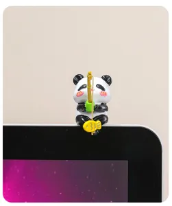 Simpatico cartone animato panda pesca ornamento scrivania monitor resina statuetta per ufficio.