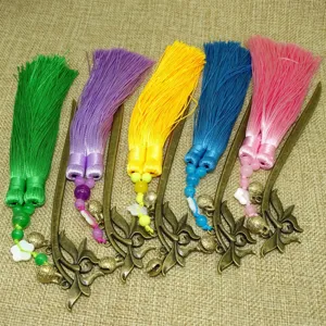 Segnalibro e forcina per capelli retro in metallo nappina campanello perle set colorato