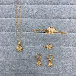 Schattig Messing Strass Vlinder Sieradenset Voor Kinderen Goud Zilver Verguld Vlinder Hanger Ketting Oorbellen Armband Open Ring Vierdelige Set Feest Verjaardagscadeau Sieraden