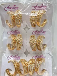 Koreanische Zirkonia Blumen Creolen für Damen, elegante goldene Ohrringe im Großhandel