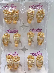 Exquisite koreanische Zirkon Blumen Creolen Ohrringe für Damen, eleganter Modeschmuck Großhandel.