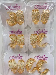 Koreanischer Stil vergoldete Zirkon Kleeblatt Blumen Ohrringe Grosshandel Packung