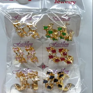 Großhandel bunte Zirkon Creolen Set, trendiges kleines Design Modeschmuck Ohrringe.