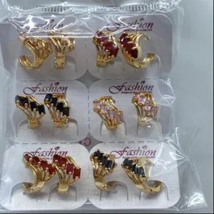 Großhandel bunte Zirkon Creolen exquisite Nische Design Mode Schmuck Sets für Damen.