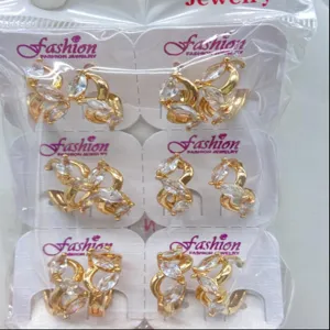 Modische vergoldete Zirkonia Ohrringe Set für Damen, elegante tägliche Schmuckgeschenke.