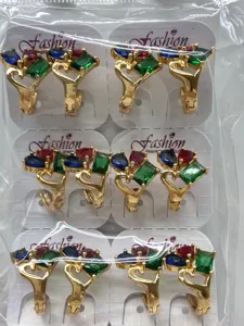 Vergoldete mehrfarbige Zirkon Creolen Mode Großhandel Detail Schmuck Damen Accessoire