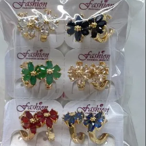 Farbenfrohe Zirkon Blumen Creolen, stilvoller Großhandel Modeschmuck für Damen und Mädchen.