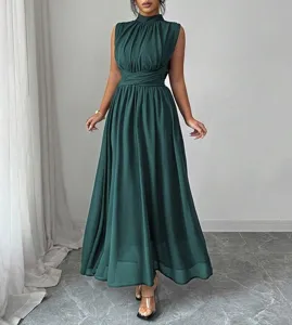 Abito lungo verde scuro smanicato con collo alto plissettato elegante vacanze estive donna