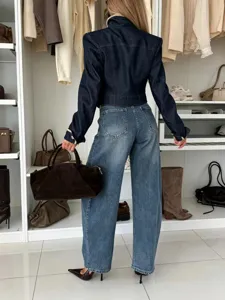 Stijlvolle korte spijkerjas met opstaande kraag voor dames, slim fit herfstjas.