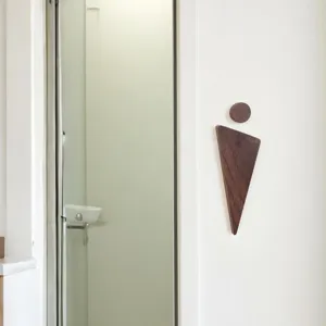 Hölzernes minimalistisches Herrentoiletten-Schild, moderne WC-Türplakette für Büro und Heim.