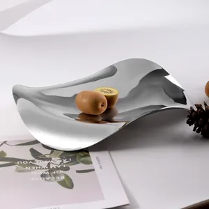 European Luxury Stainless Steel Mirror Polished Flower Shaped Decorative Fruit Plate Creative Living Room Storage Tray