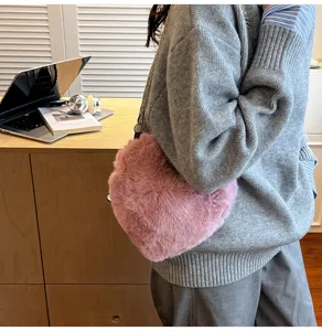 Women fluffy heart crossbody bag autumn winter cute plush shoulder handbag with chain strap