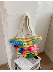 Sac à bandoulière tricoté style coréen avec poissons colorés pour vos vacances.