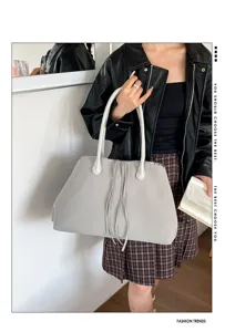 Borsa shopper casual, leggera e capiente per la moda autunnale, semplice borsa a spalla.