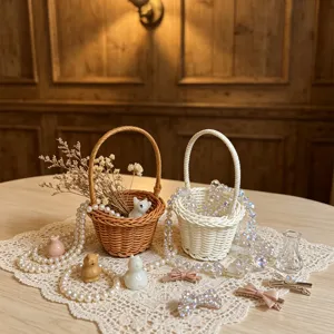 Mini panier de fleurs en rotin imitation style champetre accessoires de decoration table