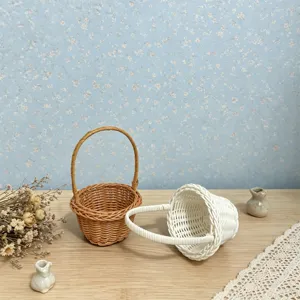 Mini Panier de Rangement Tissé Style Pastoral Plastique PP Panier de Fleurs Portable Organisateur de Divers Articles de Bureau Décoration