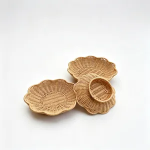 Detailansicht der geflochtenen Rattan-Ablage, blumenformige Obst-Snack-Schale fur Tisch.