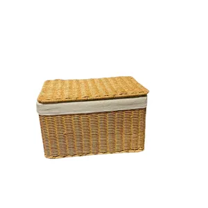 Cesta de almacenamiento de ratan sintetico hecha a mano con tapa para organizacion en casa.