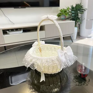 Cestino per Fiori in PP Tessuto Bianco Fatto a Mano Bordo in Pizzo Fiocco Cestino per Damigella Matrimonio Cestino Portaoggetti Decorativo per Casa Festa di Matrimonio
