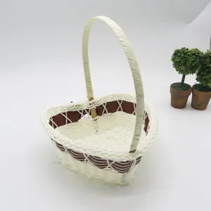 Cesta de almacenamiento de ratán tejido a mano para snacks, caramelos y decoración del hogar.