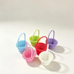 Panier tressé miniature coloré style campagnard accessoire déco petit panier de fleurs