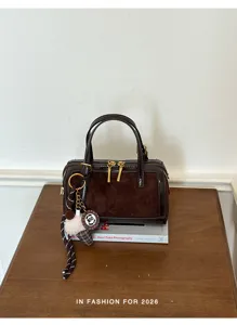 Bolso tipo almohada marrón retro de charol, bolso elegante con colgante para mujer.