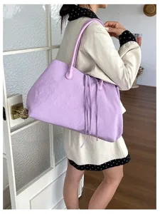 Borsa shopper leggera e capiente borsa a spalla minimalista da donna per uso quotidiano